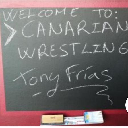 Tony Frias - Canarian Wrestling La Laguna  Zewnętrze zdjęcie